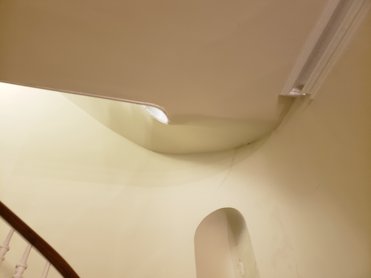 Curved walls, tornado ceiling, niche and hand run molding