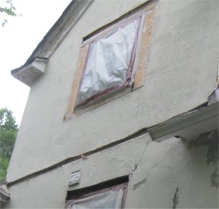 Windows cut out for flashing