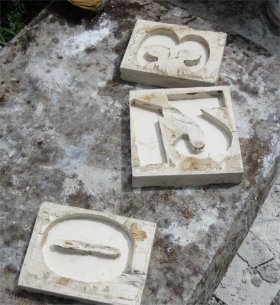 Silicone molds for casting stucco